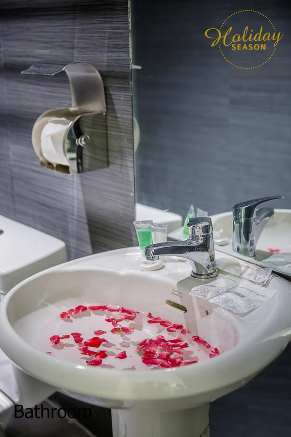 Holiday Season Motel Rangun Zewnętrze zdjęcie